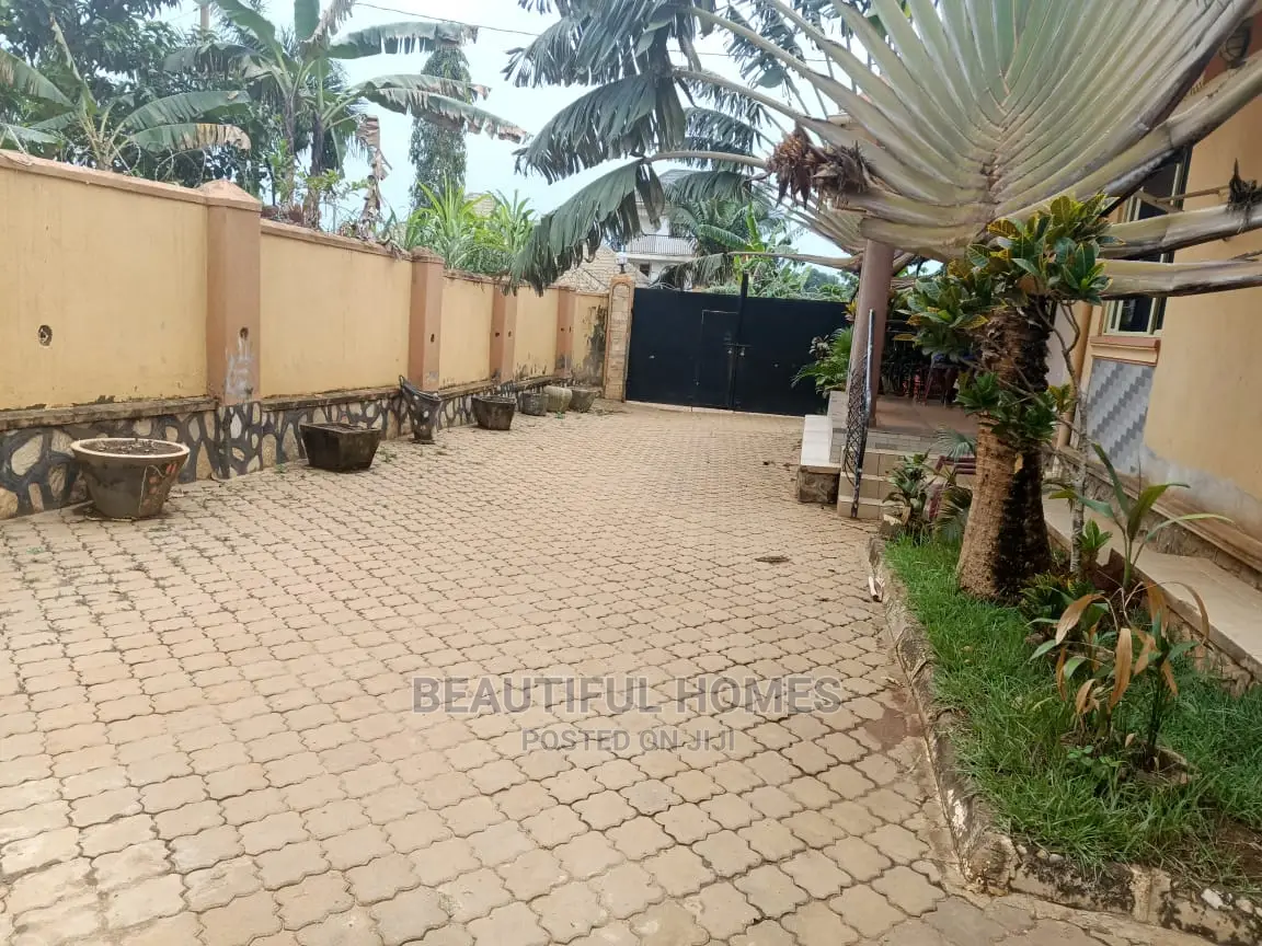 Furnished 3bdrm House in Kira for Sale