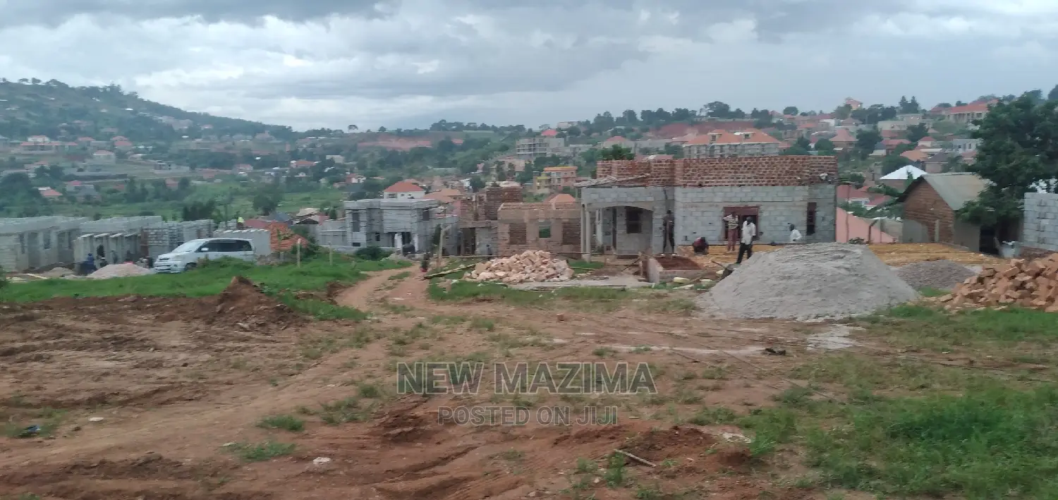 Very Beautiful Hot Plot on Quicksale Just After Munyonyo
