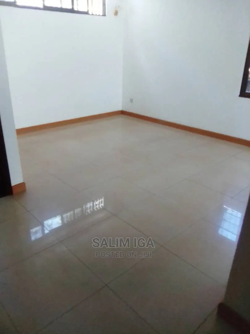 5bdrm Duplex in Kololo Property, Central Division for Rent