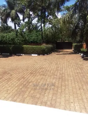 5bdrm Duplex in Kololo Property, Central Division for Rent