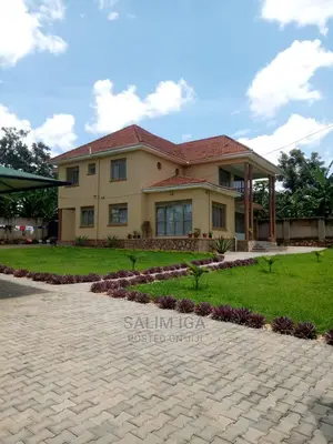 5bdrm Duplex in Kololo Property, Central Division for Rent