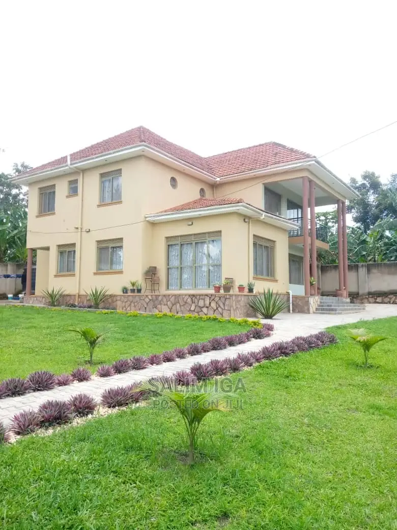 5bdrm Duplex in Kololo Property, Central Division for Rent