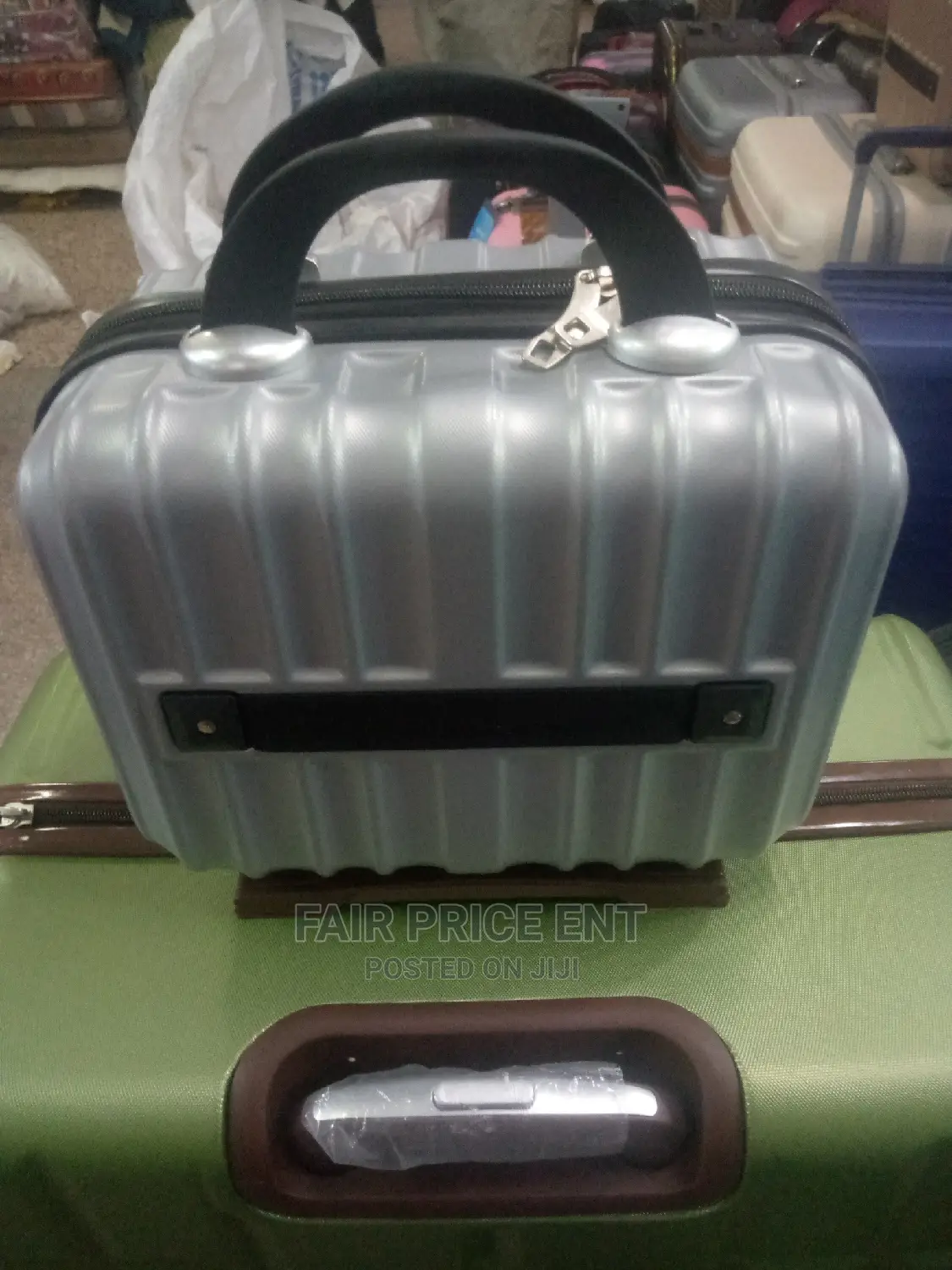 Beauty Plastic Handbag Large. ( Gray)