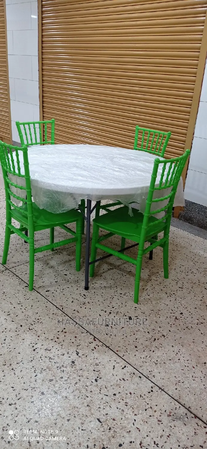 Foldable Table Round Shape