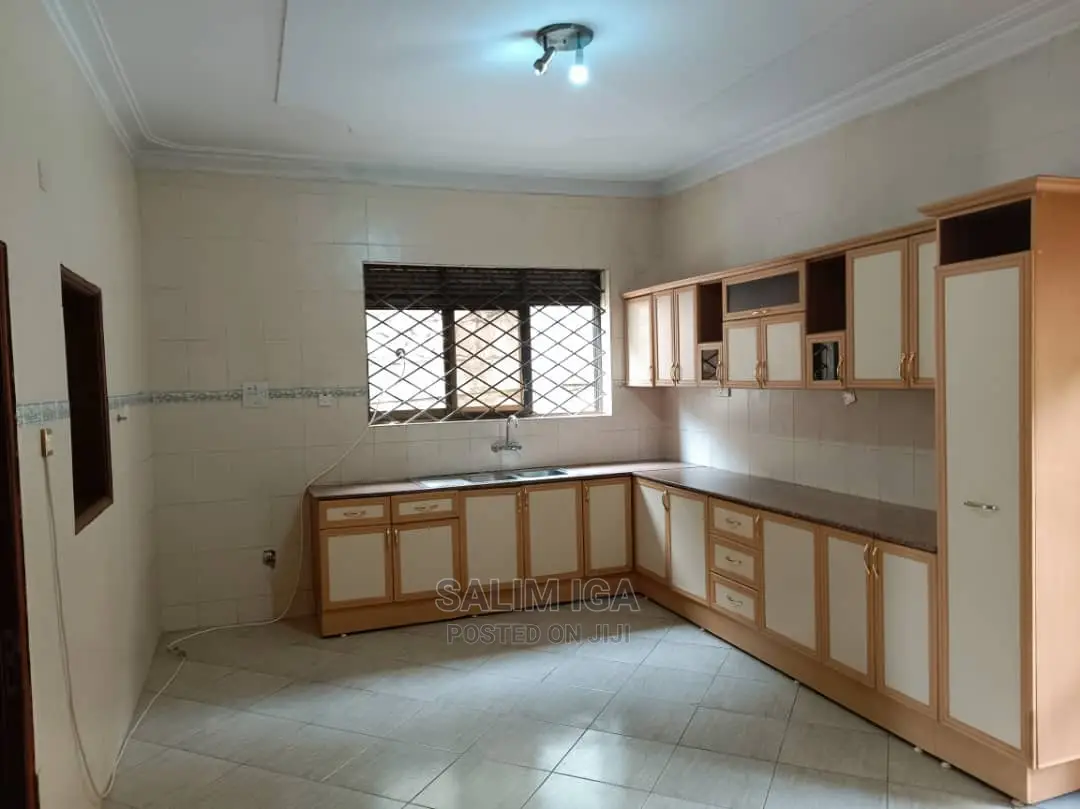 4bdrm Duplex in Kololo Property, Central Division for Rent