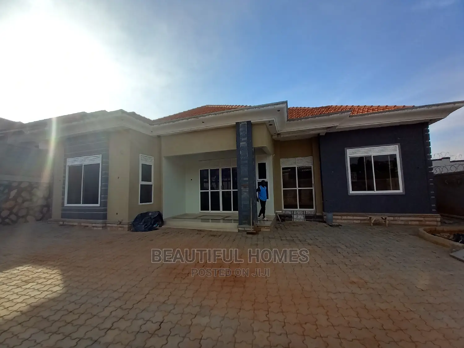 Furnished 4bdrm House in Kira Tarmacked for Sale
