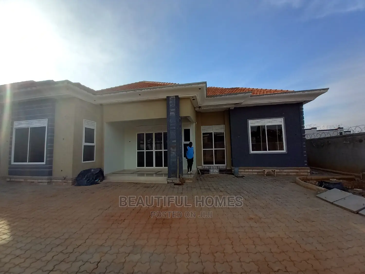 Furnished 4bdrm House in Kira Tarmacked for Sale