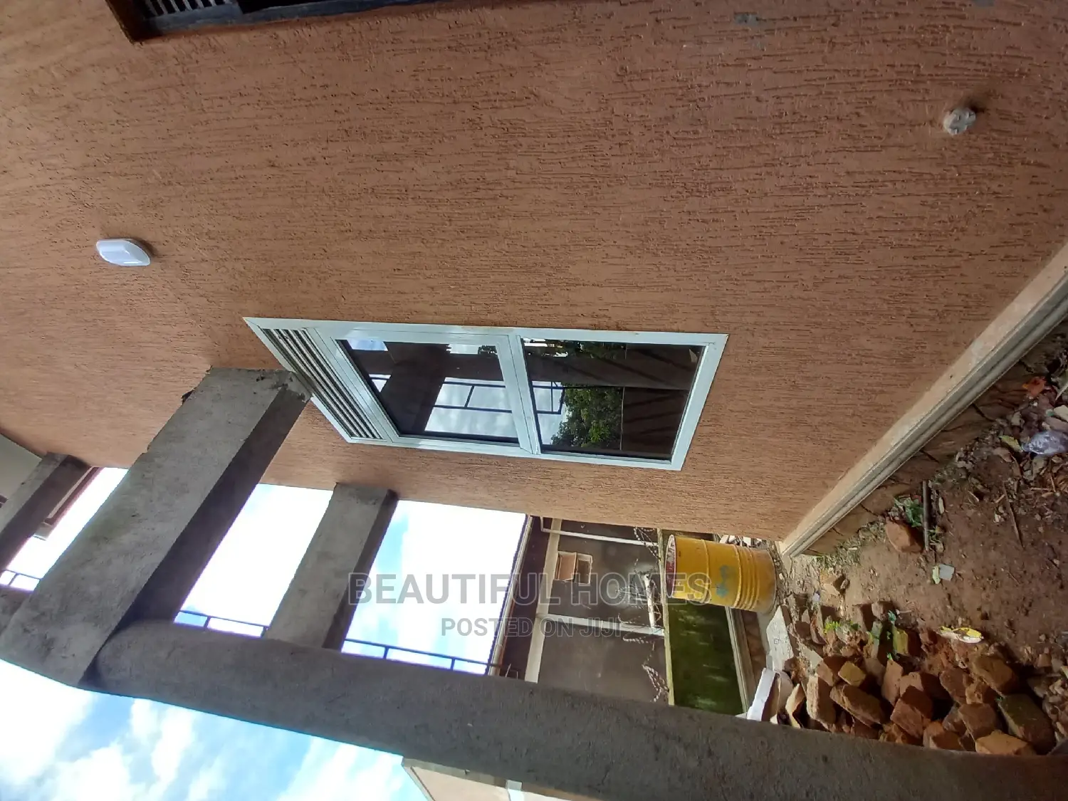 Furnished 4bdrm Mansion in Kansanga Expatriates, Makindye for Sale