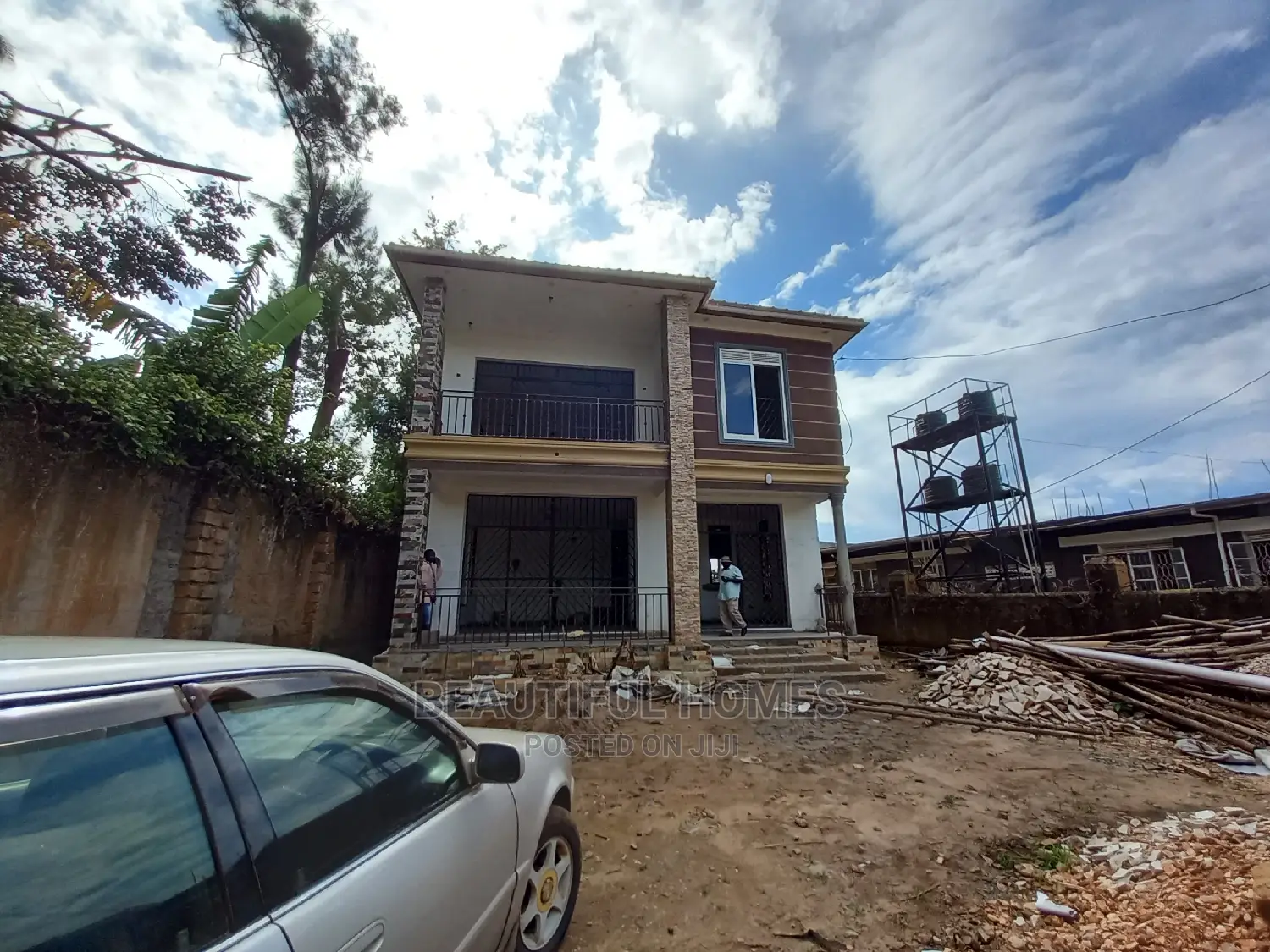 Furnished 4bdrm Mansion in Kansanga Tarmacked, Makindye for Sale