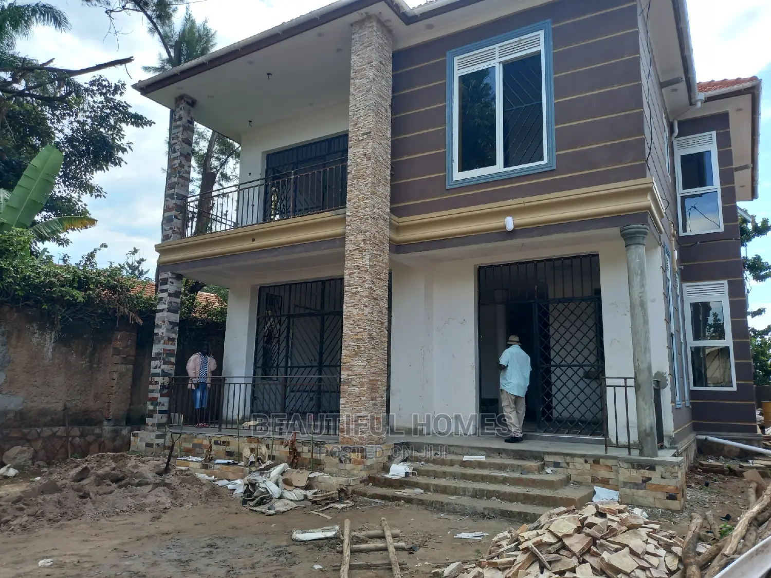 Furnished 4bdrm Mansion in Kansanga Tarmacked, Makindye for Sale