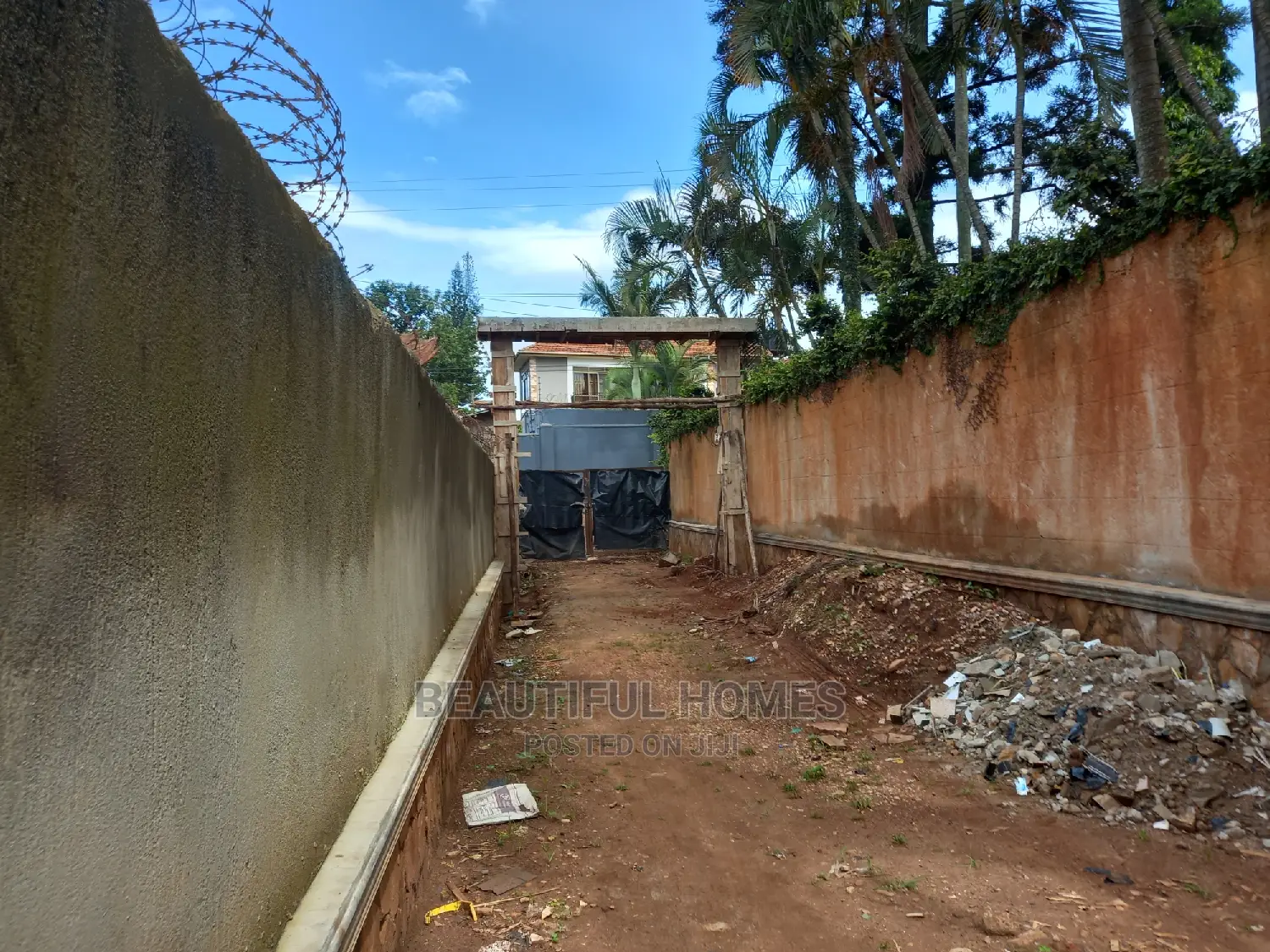 Furnished 4bdrm Maisonette in Kansanga, Makindye for Sale