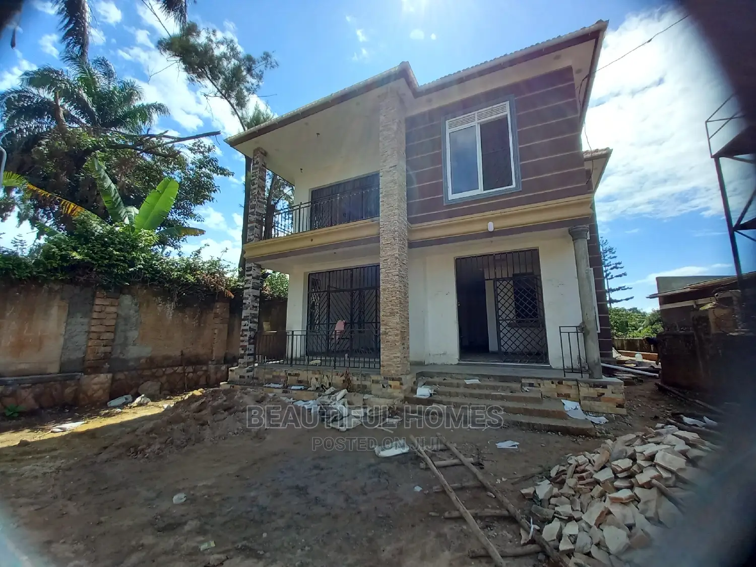 Furnished 4bdrm Duplex in Kansanga Diplomat, Makindye for Sale