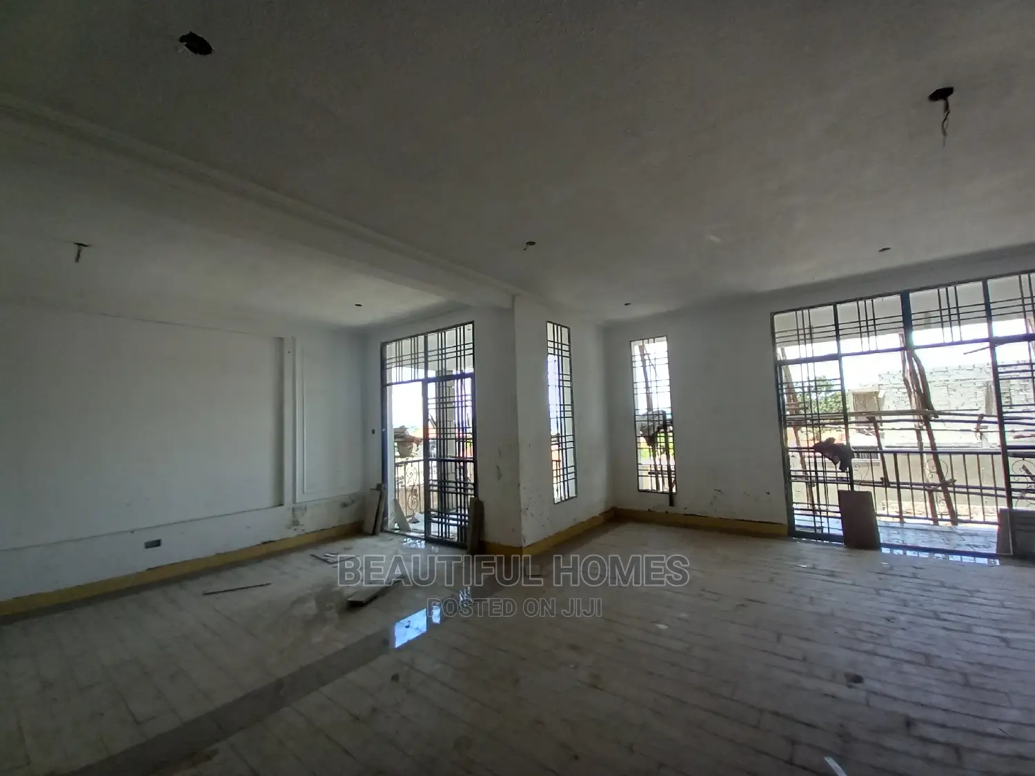 Furnished 7bdrm House in Kigo Lake View, Makindye for Sale