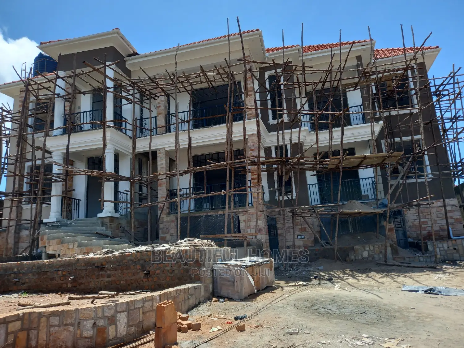 Furnished 7bdrm House in Kigo Corporate, Makindye for Sale