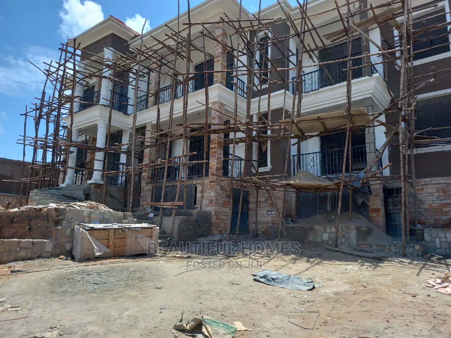 Furnished 7bdrm Mansion in Kigo Lake View, Makindye for Sale