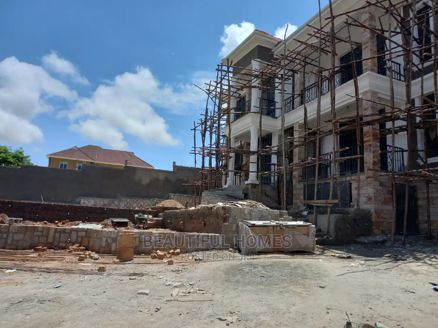 Furnished 7bdrm Mansion in Kigo Lake View, Makindye for Sale
