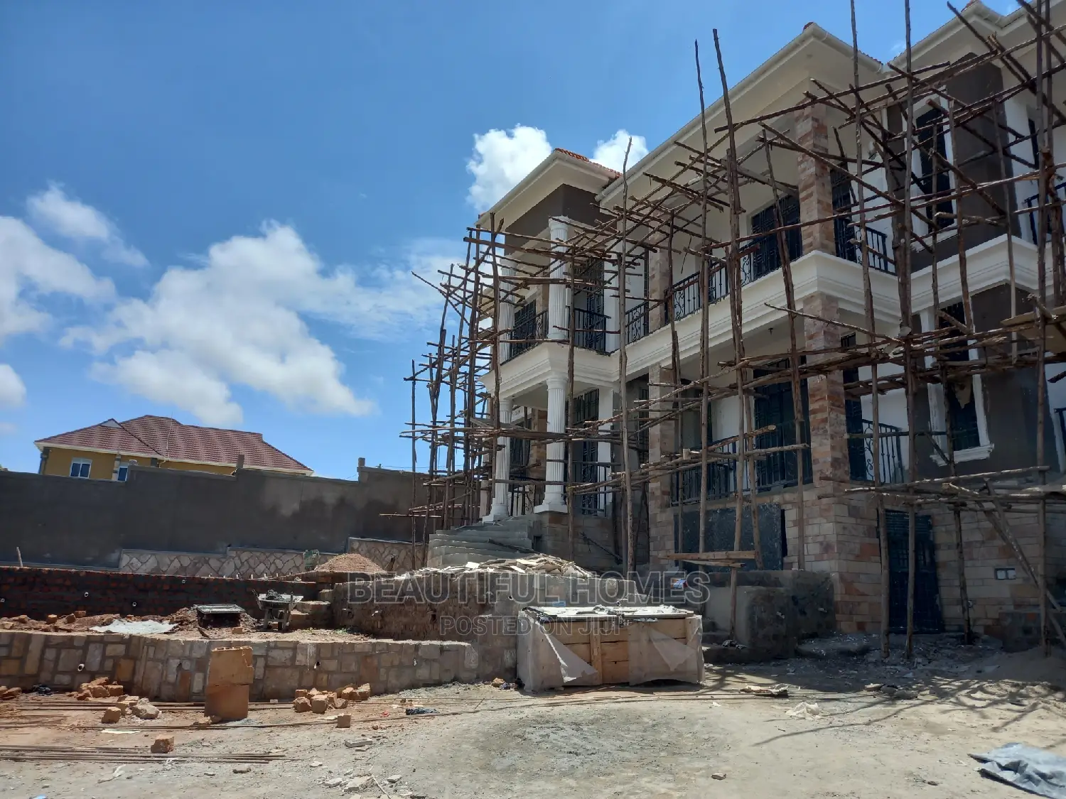 Furnished 7bdrm Mansion in Kigo, Makindye for Sale