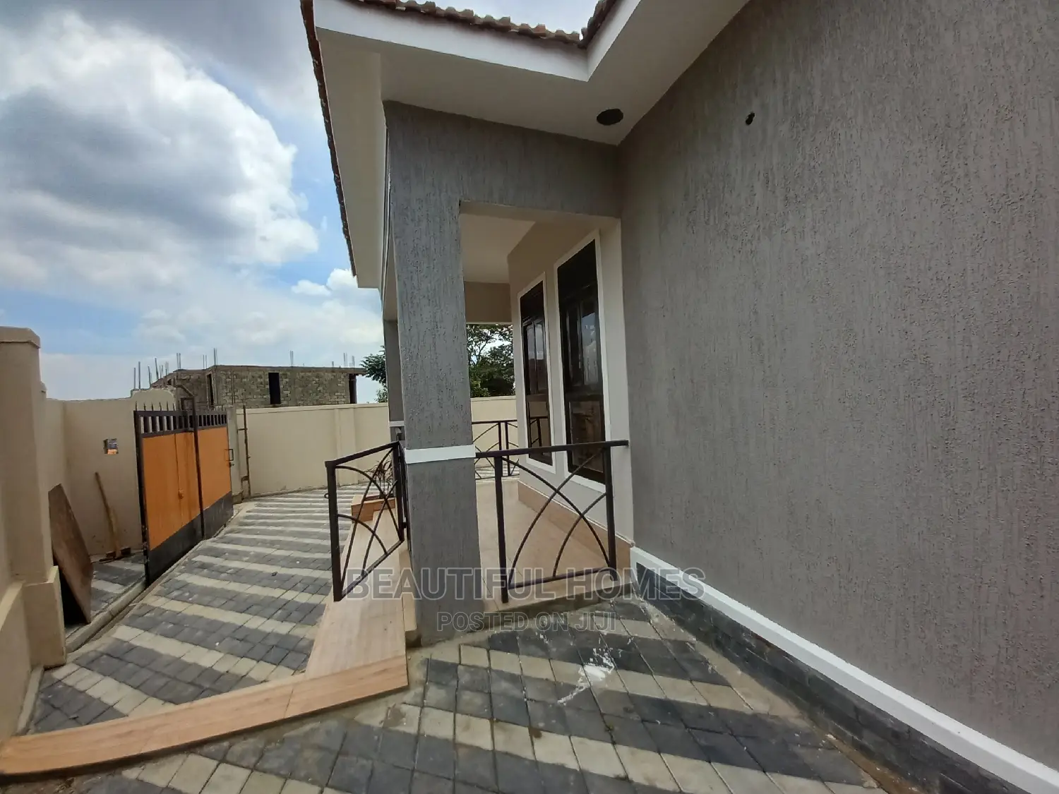 Furnished 4bdrm Bungalow in Kisaasi, Central Division for Sale