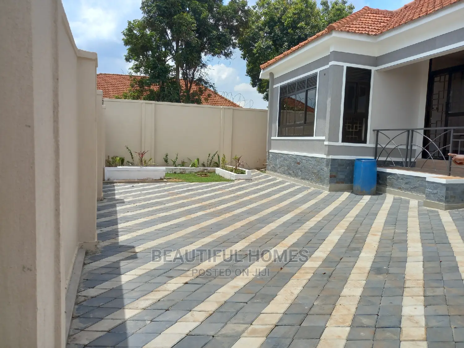 Furnished 4bdrm Bungalow in Kisaasi, Central Division for Sale