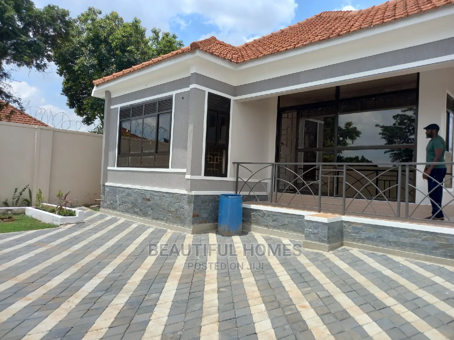 Furnished 4bdrm Bungalow in Kisaasi, Central Division for Sale