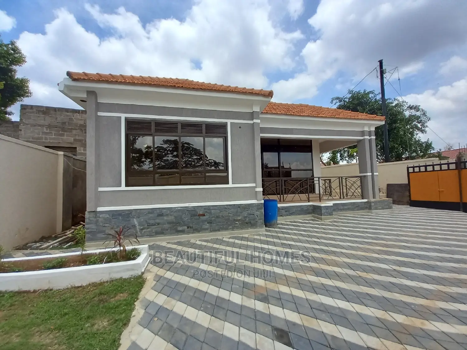 Furnished 4bdrm House in Kisaasi Nice, Central Division for sale