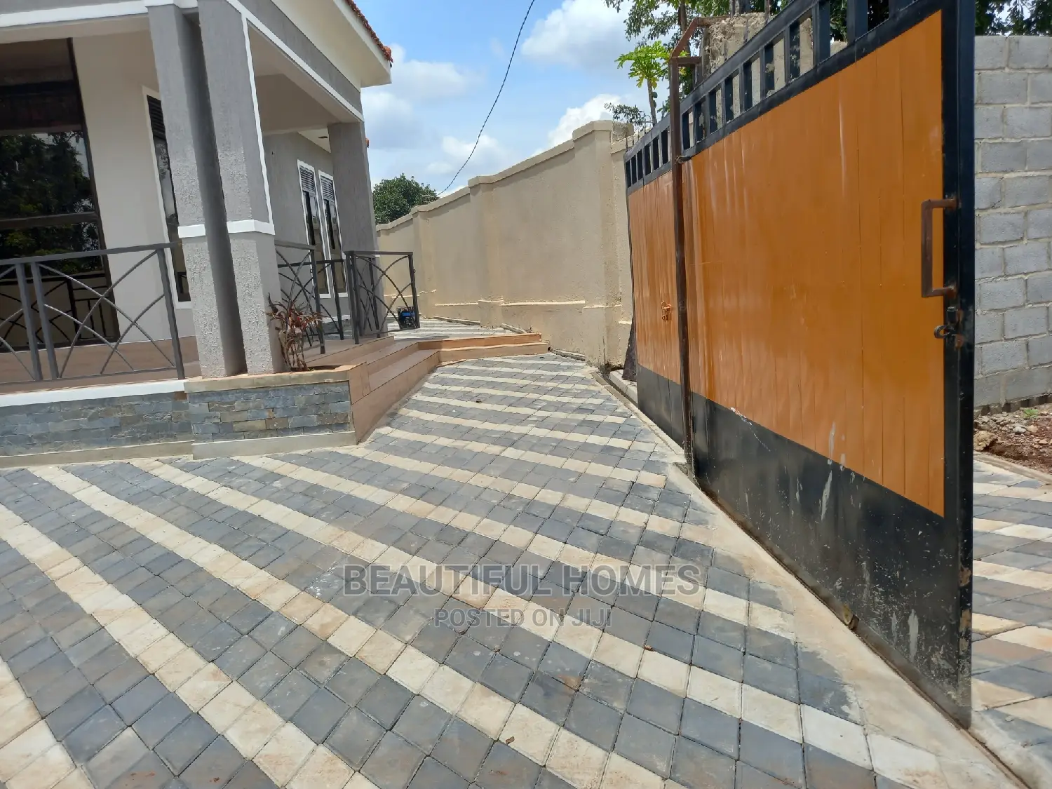 Furnished 4bdrm House in Kisaasi Nice, Central Division for sale
