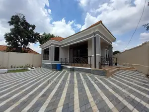 Furnished 4bdrm House in Kisaasi, Central Division for Sale