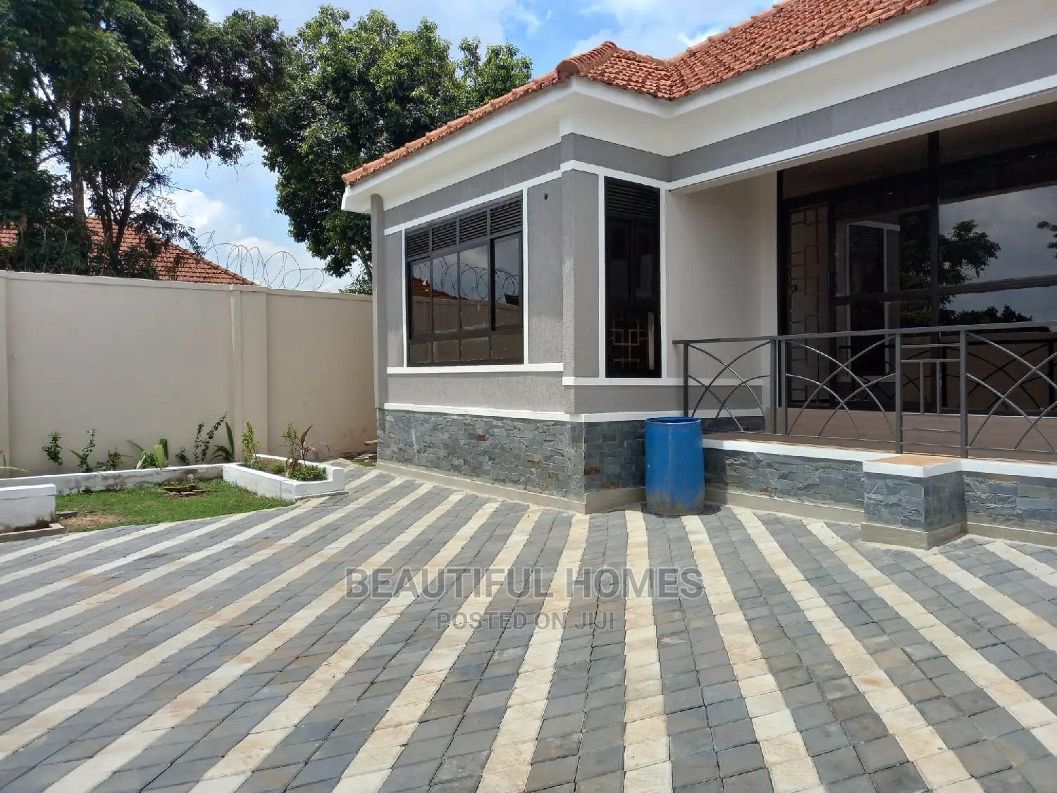Furnished 4bdrm House in Kisaasi, Central Division for Sale