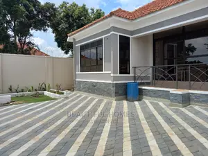 Furnished 4bdrm House in Kisaasi, Central Division for Sale