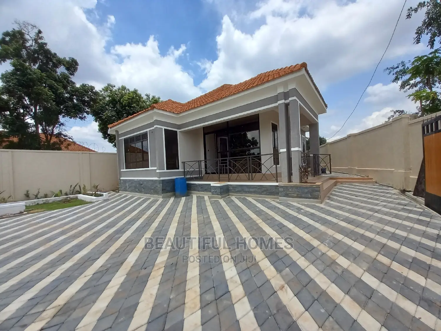 Furnished 4bdrm Bungalow in Kisaasi Corporate, Central Division