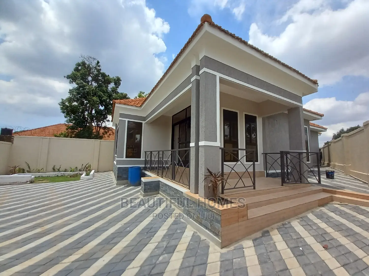 Furnished 4bdrm Maisonette in Kisaasi, Central Division for sale