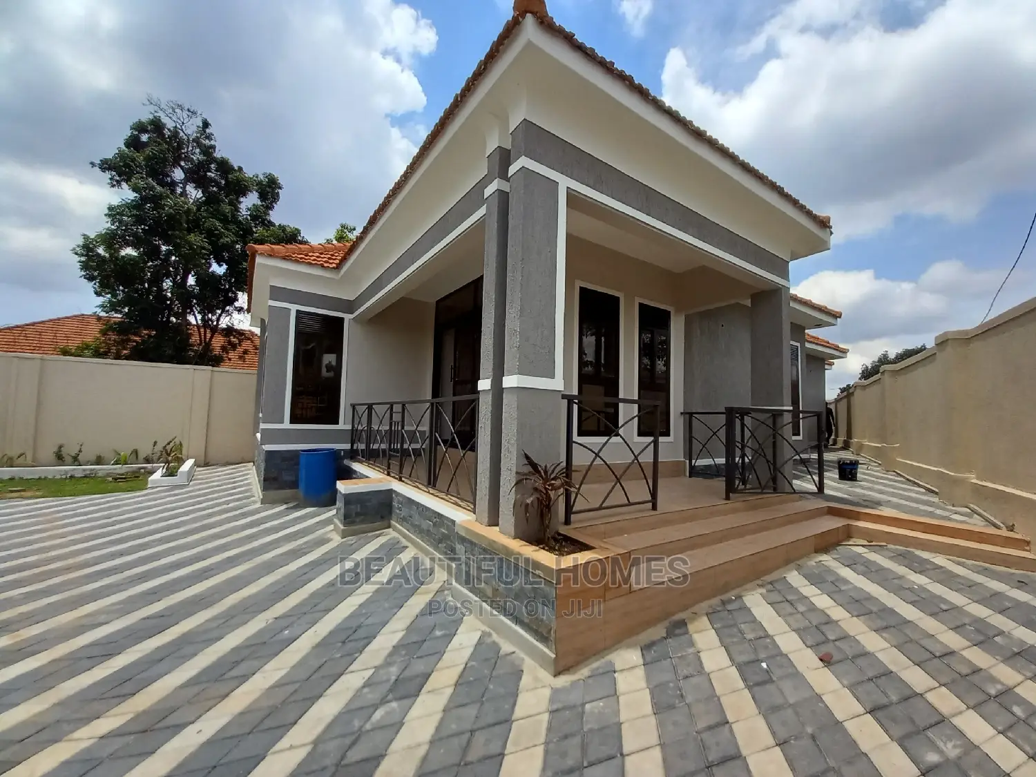 Furnished 4bdrm Maisonette in Kisaasi, Central Division for sale