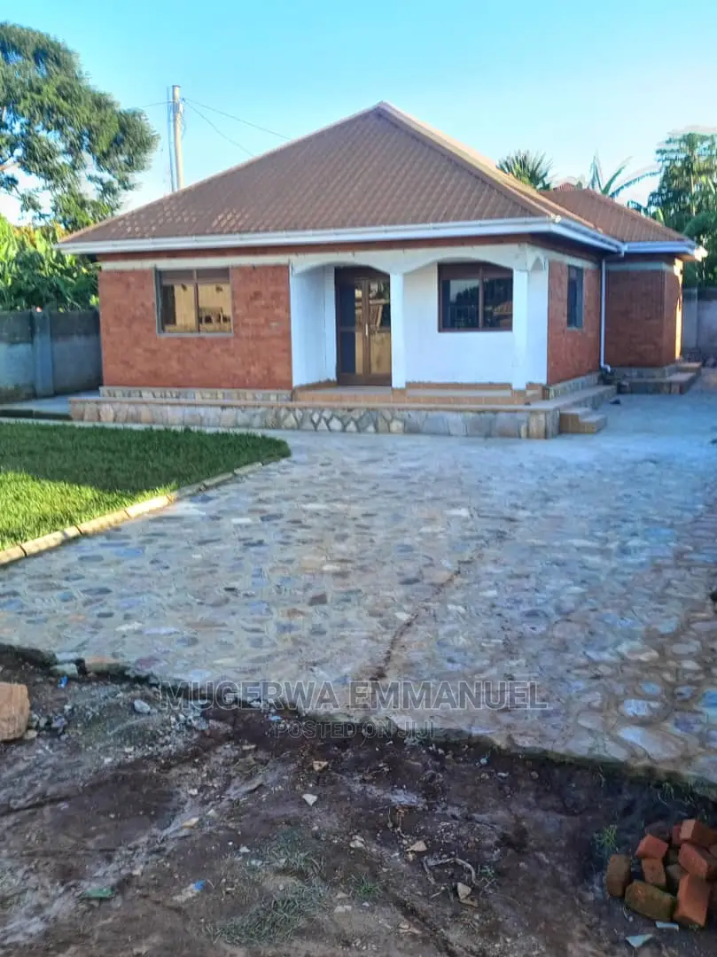 2 Acres of Land With Houses for Sale in Bwerenga Along Entee
