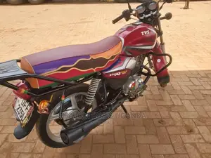 Daelim VT 125 2022 Red