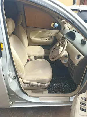 Toyota Sienta 2008 Silver