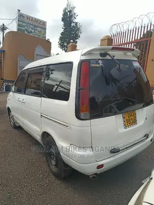 Toyota Noah 2004 White