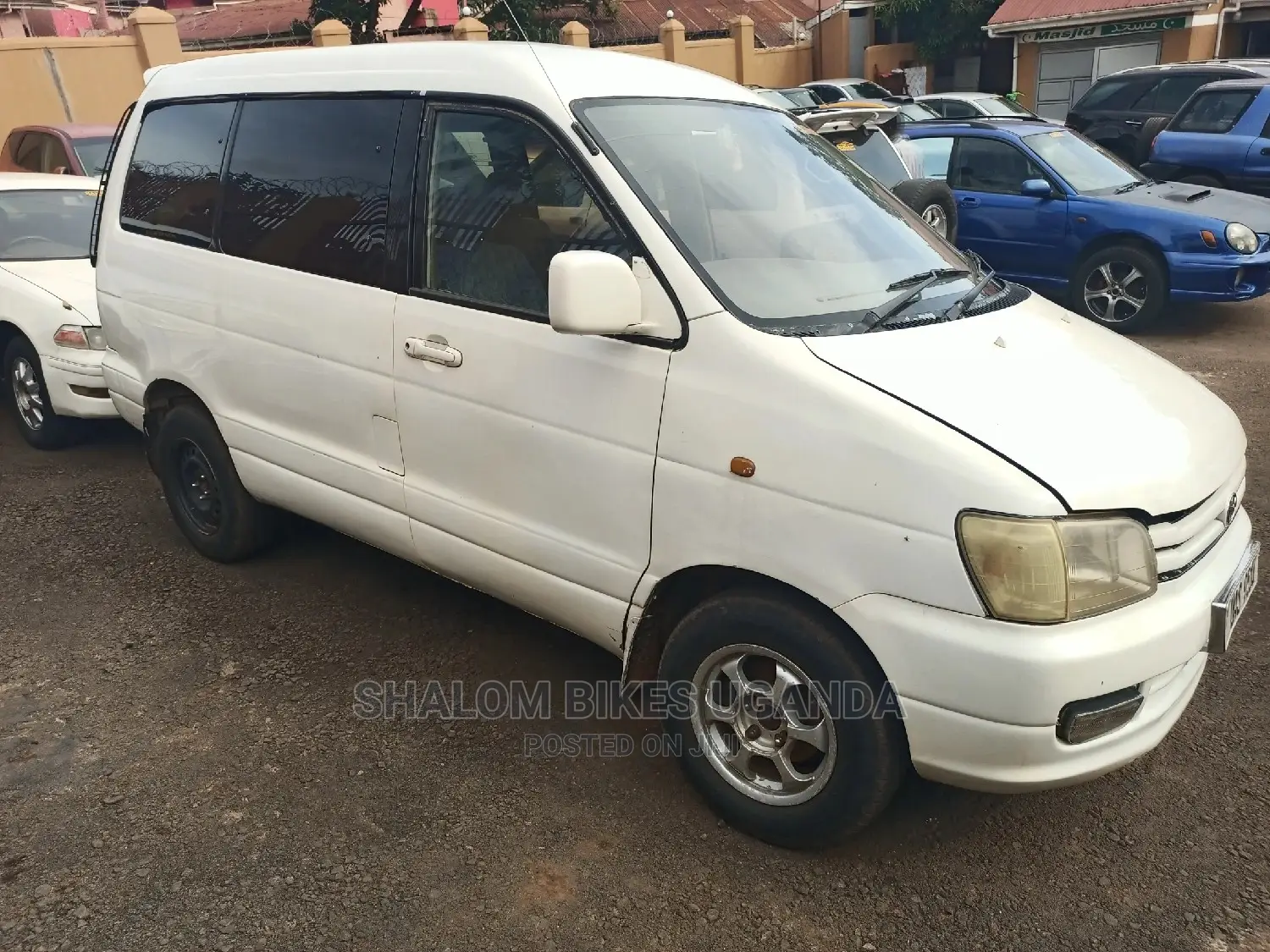 Toyota Noah 2004 White
