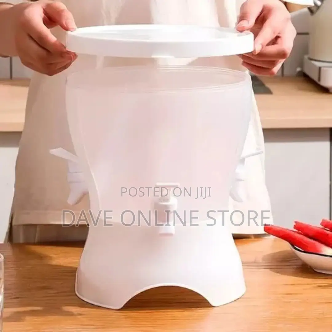 Rotating Beverage Dispenser With 3 Compartments