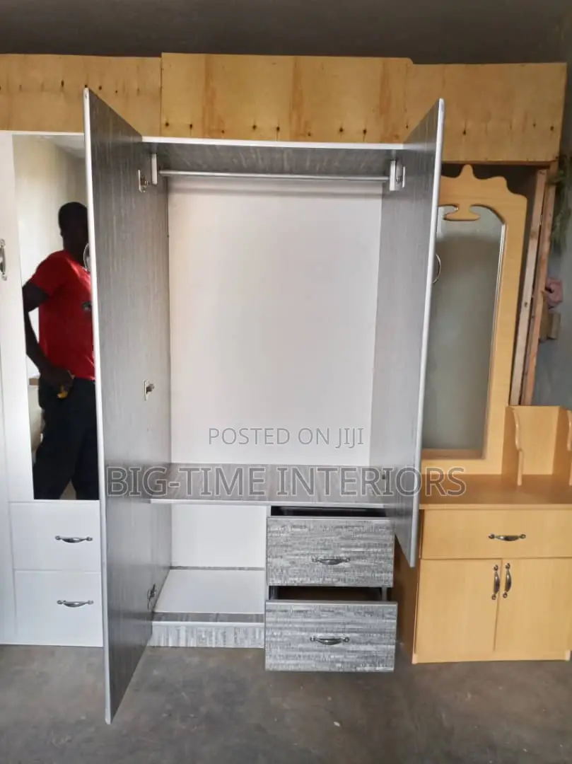 Double Door Wardrobe 3*6feet