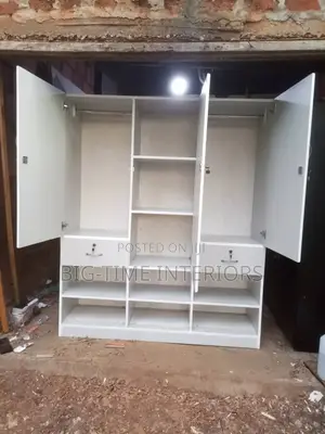 White Triple Door Wardrobe 5*6feet