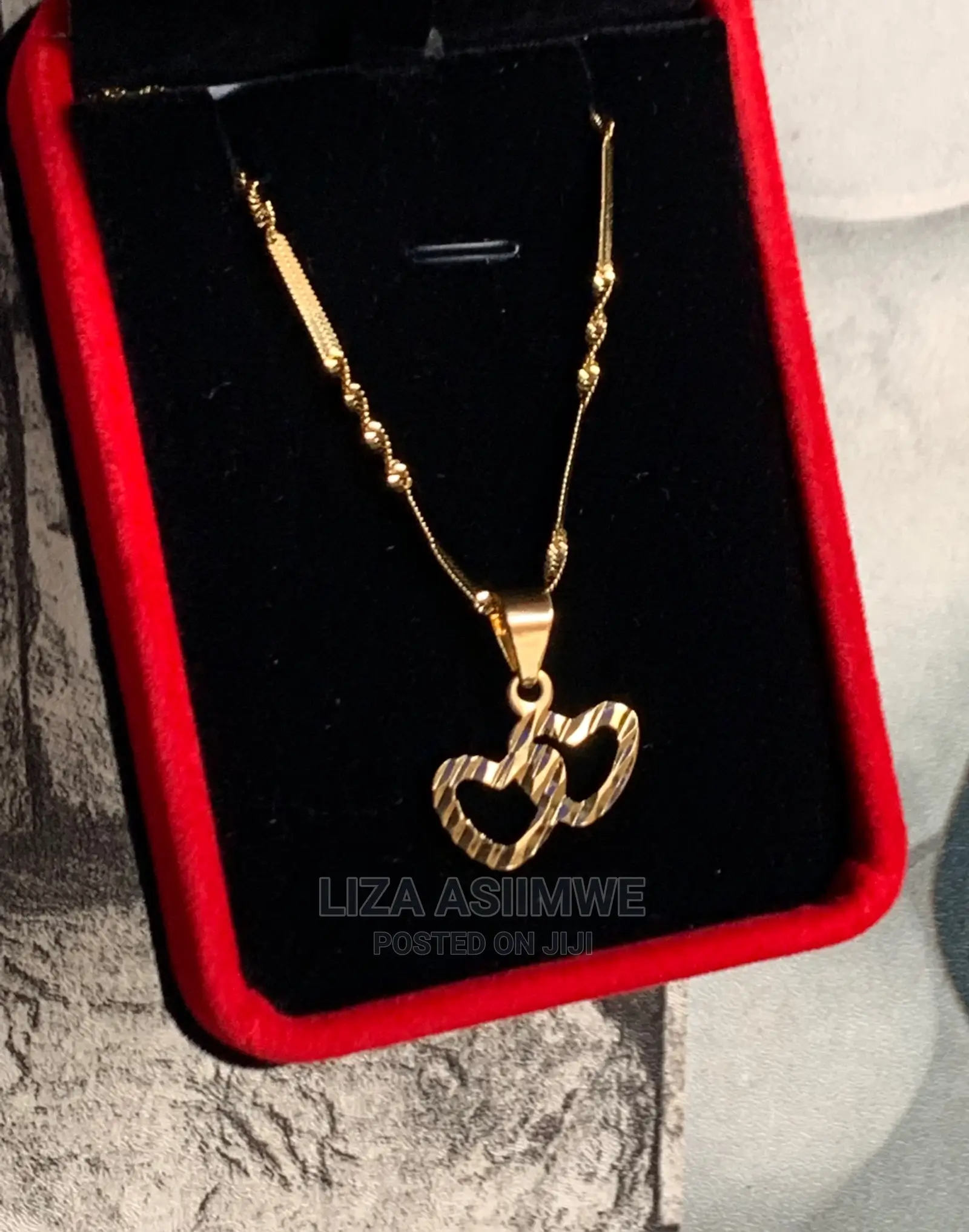 Simple and Elegant Lady Necklaces Available With a Gift Box