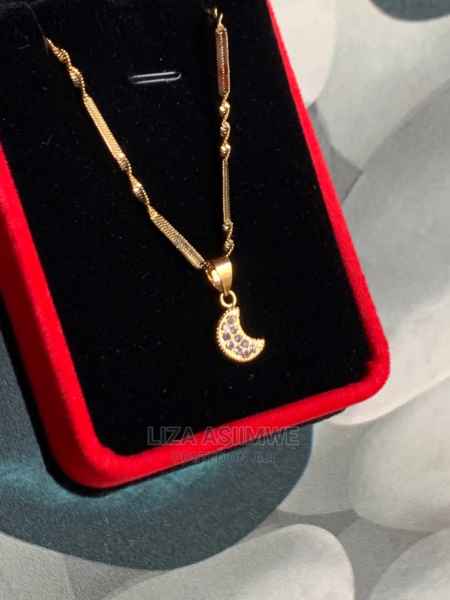 Simple Lady Necklaces Available at Agood Affordable Price