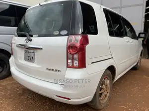 Toyota Raum 1.5 AWD 2009 White