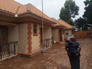 7bdrm House in Mutundwe, Division a for Sale