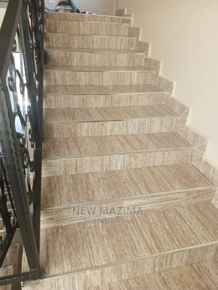 Mini Flat in Seguku Nalumunye, Division a for Sale