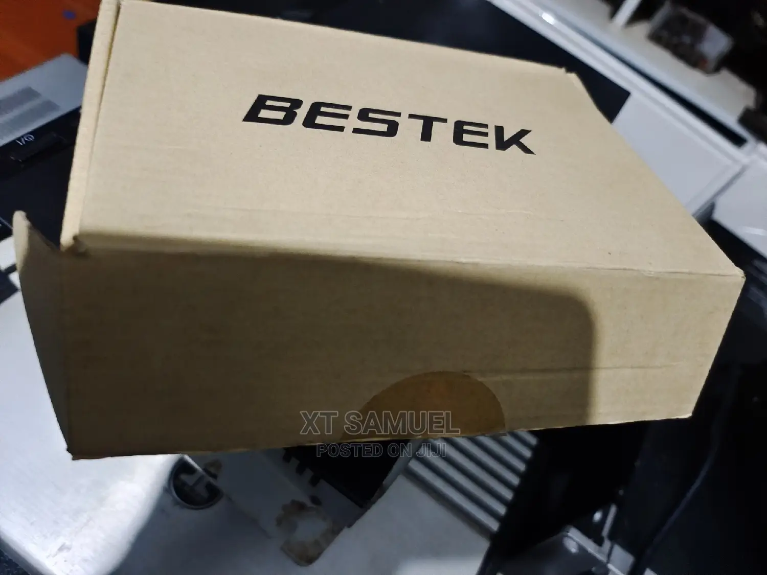 Bestek UK Car Inverter With (4) USB Charging Ports