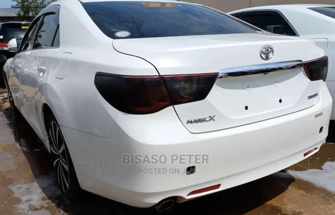 Toyota Mark X 2.5 AWD 2010 White