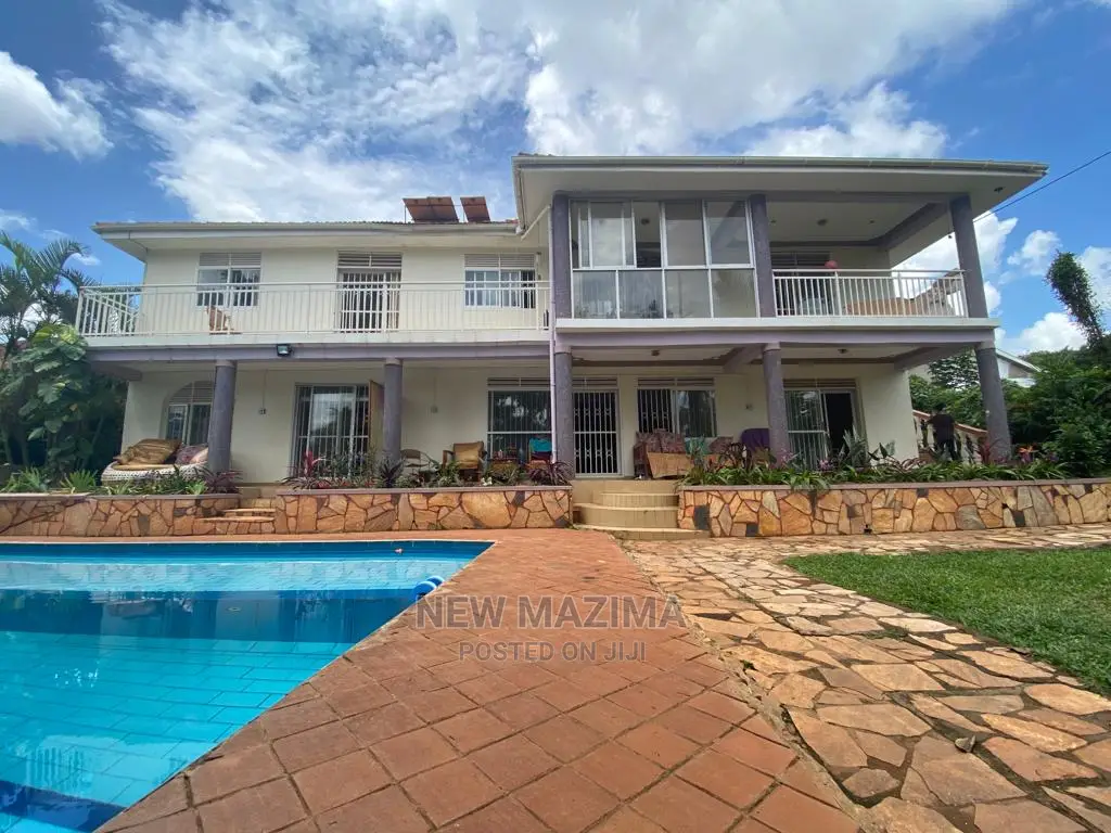 6bdrm Maisonette in Kitende Ntebe Rd, Division a for Sale