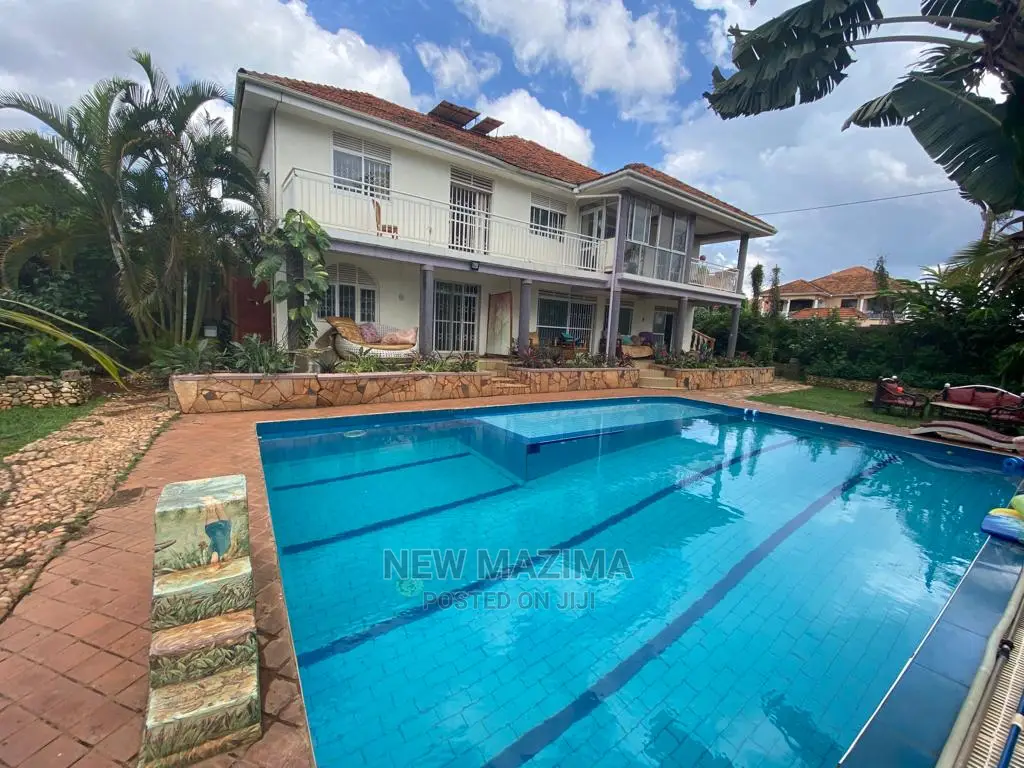 6bdrm Maisonette in Kitende Ntebe Rd, Division a for Sale