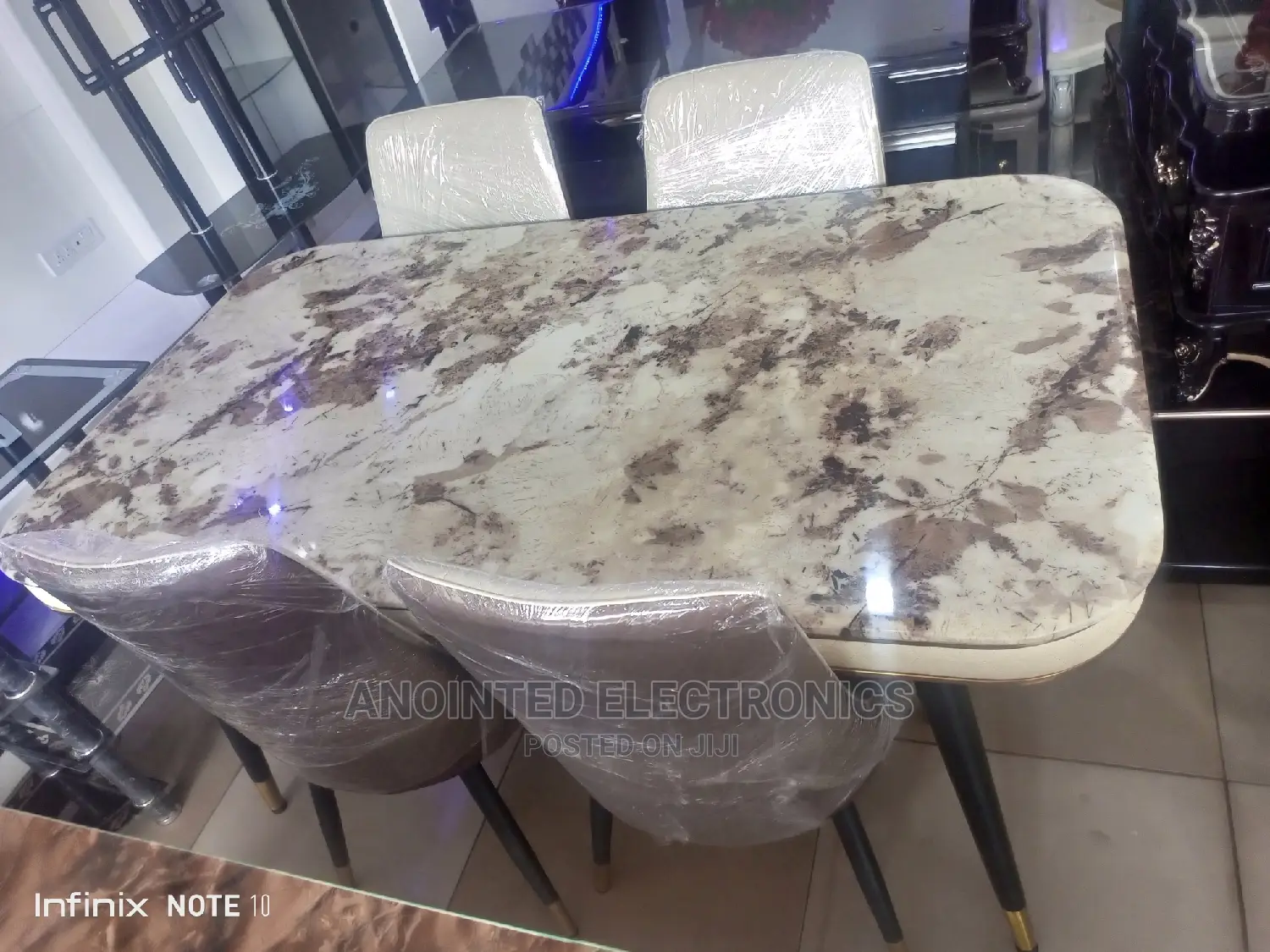 Marble Dining Table 6 Seaters